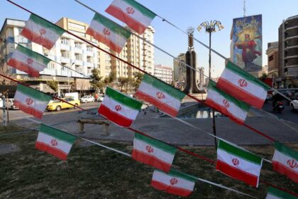 إيران: نبحث اتفاقات للطاقة والتعدين والطائرات مع أميركا