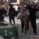 فيديو.. مطاردة جنديتين إسرائيليتين في الشارع والشرطة تنقذهما