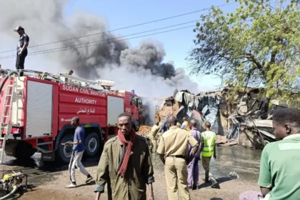 المسيرات تستهدف ورش لصيانة السيارات في الأبيض