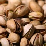 للطاقة وحماية القلب.. ما "التوقيت الذهبي" لأكل المكسرات؟