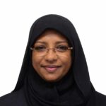 قيادي في المؤتمر الوطني يرد على سناء حمد: تعيشين انفصالًا عن الواقع