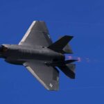 "تقدم" في المحادثات النووية.. وتحركات عسكرية أميركية متزامنة