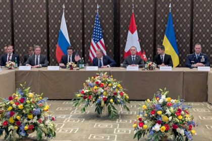 انتهاء اليوم الأول من المباحثات بشأن أوكرانيا في جنيف