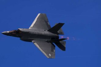 اشتباه في إصابة طائرة إف 35 أميركية بنيران إيرانية