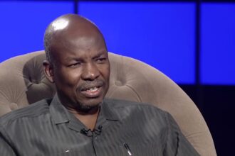 أحمد هارون يصدر بيانًا ويتحدث عن ” أفلام كوميديا سوداء بائسة”