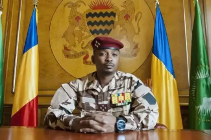 الرئيس التشادي يتوعد بعد هجوم بطائرة مسيرة استهدف الطينة التشادية