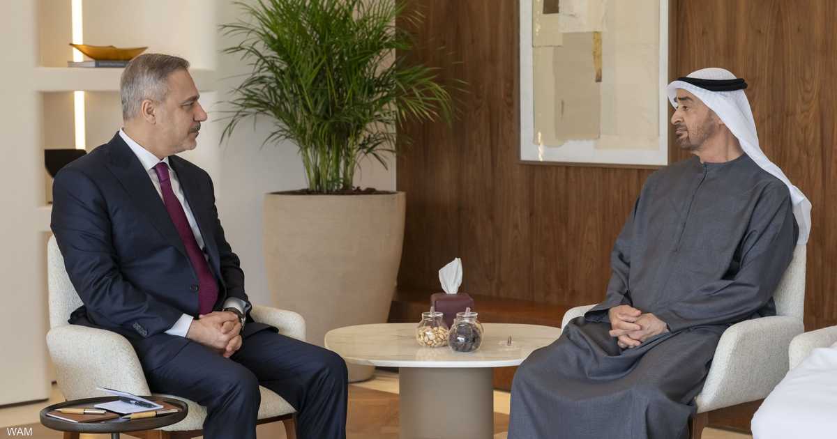 محمد بن زايد يستقبل وزير الخارجية التركي