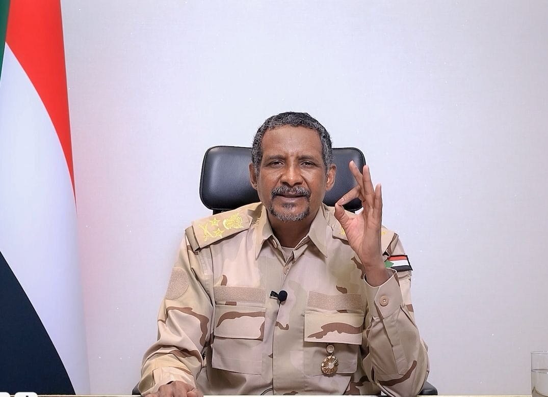 حميدتي يعلن موافقته على هدنة إنسانية