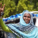 الدعم السريع يهدي فنانة أثارت جدلًا سيارة مسروقة