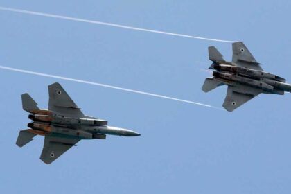 إسرائيل تعلن شن ضربات على "أهداف للنظام" في إيران