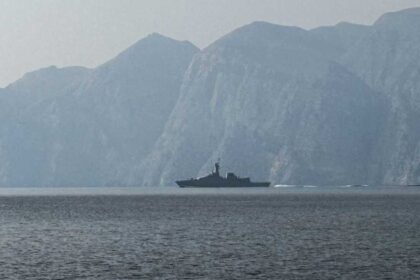 ترامب يمهل إيران 48 ساعة لفتح هرمز.. ويهدد بضرب منشآت الطاقة