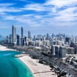 أبوظبي تعلن احتواء حريق نجم عن طائرة مسيّرة في مصفح