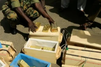 انخفاض سعر جرام الذهب في منجم سينقو بدارفور إلى 50 ألف بسبب حرب إيران