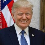 ترامب يعلن بدء محادثات مع إيران ويأمر بوقف الهجمات