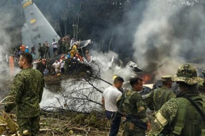 تحطم طائرة عسكرية كولومبية على متنها 80 جنديا