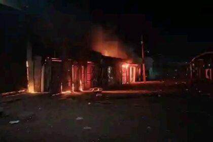 الغرفة التجارية السوكي تعلن الإضراب بسبب حرائق في السوق