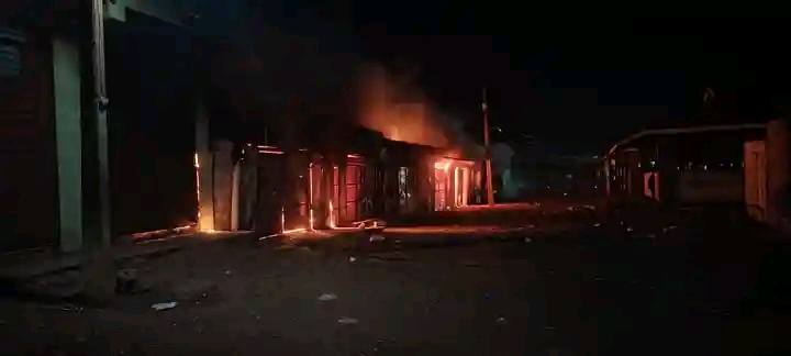 الغرفة التجارية السوكي تعلن الإضراب بسبب حرائق في السوق