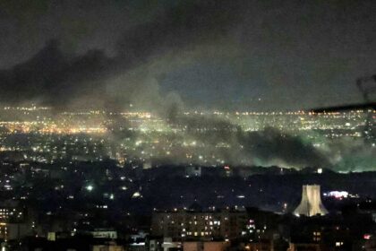 غارات إسرائيلية تستهدف مواقع وبنى تحتية في طهران