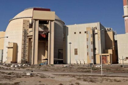 وكالة الطاقة الذرية: سقوط قذيفة قرب محطة بوشهر دون أضرار