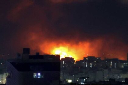 تقرير إسرائيلي يكشف ملامح عرض الـ 15 نقطة من ترامب إلى إيران