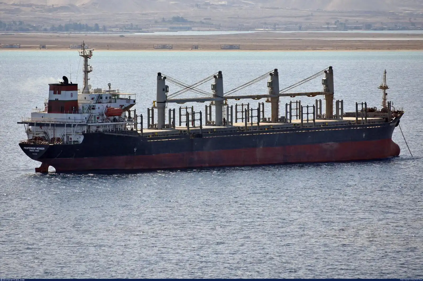 موانئ البحر الأحمر تعلن عن حالة الطوارئ