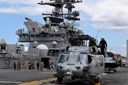 أقمار صناعية تكشف.. فرقة المشاة البحرية الأميركية تقترب