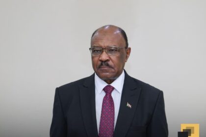 مستشار الرئيس الأمريكي يوجه اتهامات خطيرة لـ”الجيش السوداني” ووزارة الخارجية ترد