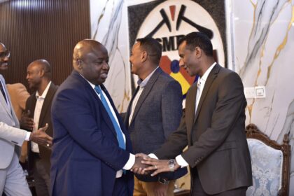 وزير المعادن يطلق الصافرة