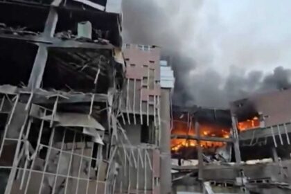 أكسيوس: ضغوط لعقد اجتماع قريب بين واشنطن وطهران