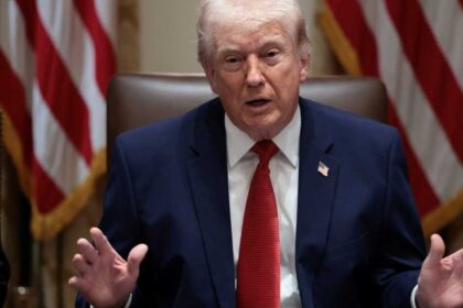 ترامب يعلّق خطط استهداف منشآت الطاقة الإيرانية لمدة 10 أيام