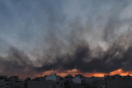 إسرائيل تكثف ضرباتها وتستهدف البنية التحتية في طهران