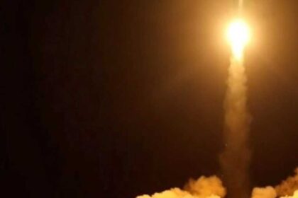 هل تتسع المواجهة بعد إطلاق صاروخ من اليمن على إسرائيل؟