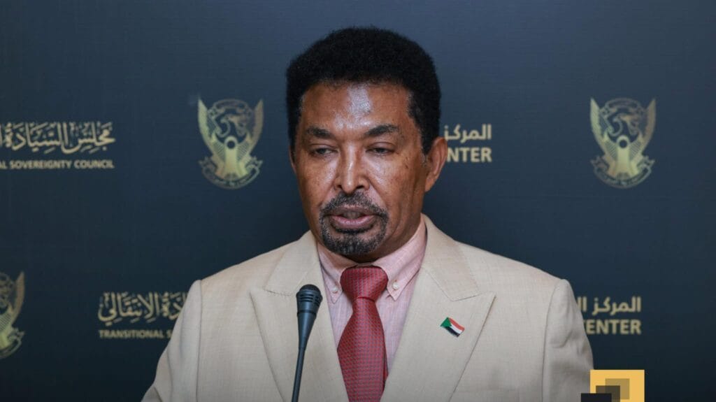 وزير الثروة الحيوانية يثير الجدل بالبحث عن وظيفة في الإمارات بسبب ضعف راتبه