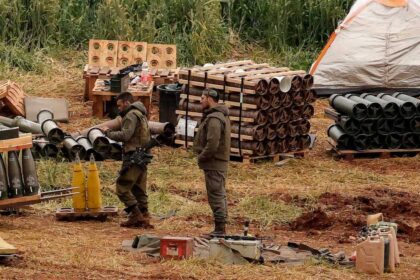 مقتل 9 بينهم 5 مسعفين بغارات إسرائيلية على جنوب لبنان