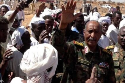 تقرير: البرهان محاط بجيش إخواني يصدر التطرف بتحالفه مع إيران