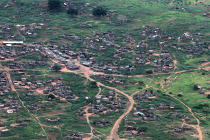 قصف للجيش السوداني يستهدف عزاء ويوقع قتلى وجرحى