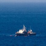 مأساة المتوسط.. 22 مهاجرا أُلقيت جثثهم في البحر