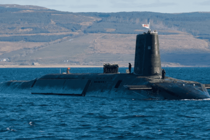 بريطانيا تضبط شخصين حاولا دخول موقع غواصات نووية