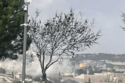 بعد سقوط شظايا قرب "الأقصى".. إسرائيل تندد بـ"جنون" إيران