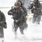 الحوثيون ينضمون للحرب ووصول مشاة بحرية أميركية إلى المنطقة