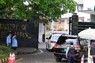 باكستان تدعو لوقف التصعيد وتشدد على الحل الدبلوماسي