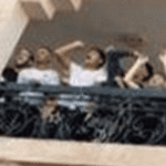 مصر.. تفاصيل حادثة إلقاء أكياس مياه على رؤوس المصلين