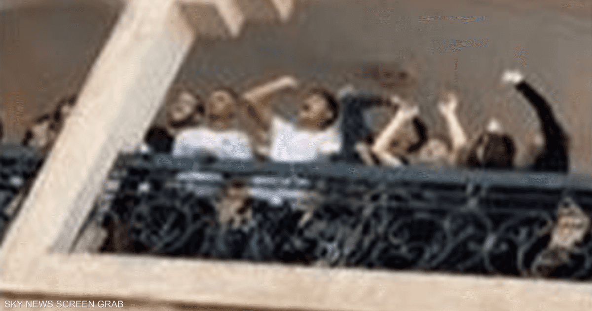 مصر.. تفاصيل حادثة إلقاء أكياس مياه على رؤوس المصلين