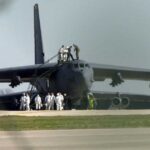 واشنطن تعزز حشدها في قاعدة فيرفورد بقاذفتي بي 52