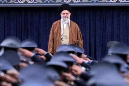 علي خامنئي يثير الغموض ويغرد ردا على ترامب