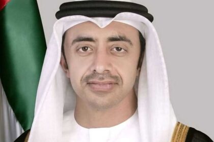 عبدالله بن زايد يدين استهداف المنشآت المدنية في المنطقة