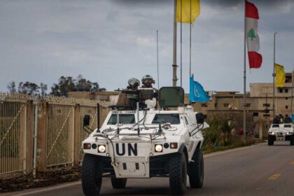 مقتل جندي وإصابة آخر جرّاء انفجار مقذوف بموقع لليونيفيل