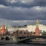 روسيا تطرد دبلوماسيا بريطانيا.. معلومات خطيرة وتهم تجسس