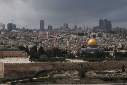 بيان لـ8 دول يرفض قيود إسرائيل على حرية العبادة في القدس