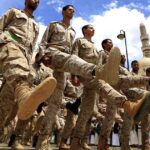 إيران تلعب بورقة الحوثيين لاستهداف الملاحة في البحر الأحمر